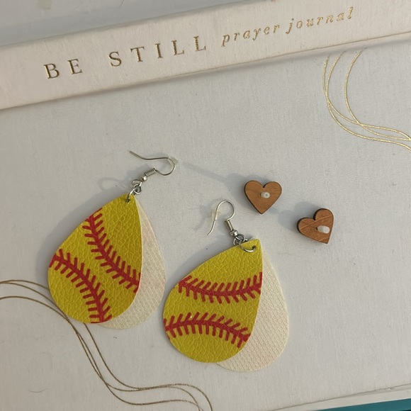 Softball earring bundle - Picture 5 of 9